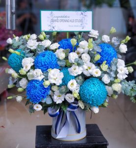 Blue flower basket at Saigon flower shop