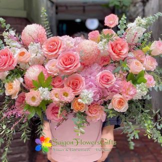 Beautiful flower baskets at Saigonflower
