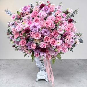 Beautiful rose vases in Saigon Vietnam