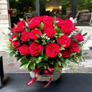 Birthday flower basket for your friend in saigon