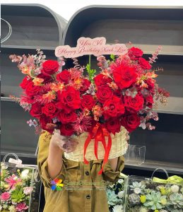 Birthday flowers for wife to Saigon