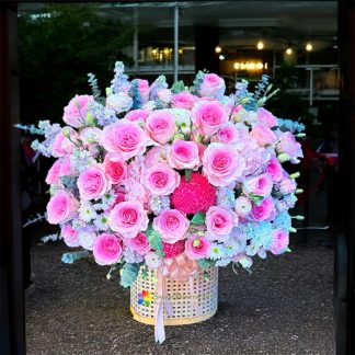 Flower basket for the female boss in saigon