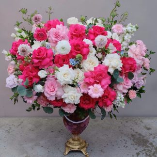 Flower vase as a gift for business partners