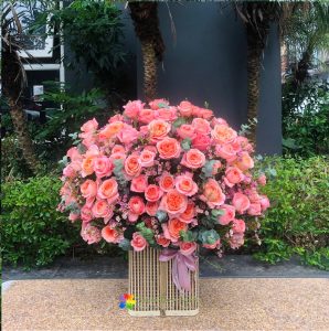 Pink rose basket free delivery to Saigon