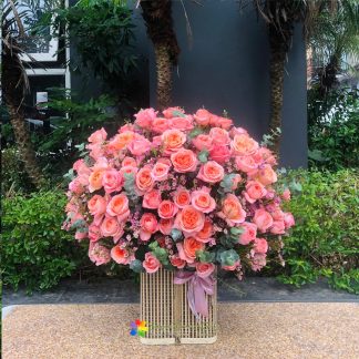 Pink rose basket free delivery to Saigon