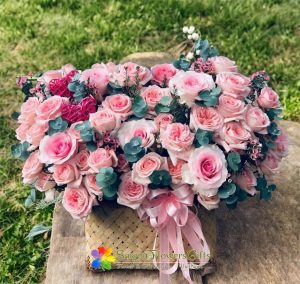 Pink roses basket delivery to Saigon
