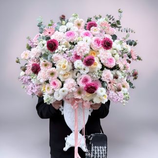 Pink vase as a gifts for your girlfriend