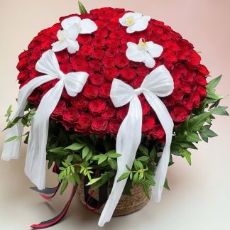 Rose basket marriage proposal in Saigon