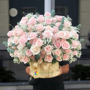 Simple rose flower basket free delivery
