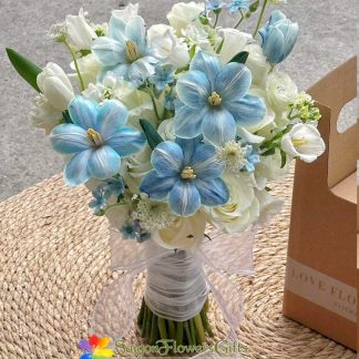Blue toned wedding bouquet in Saigon