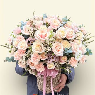 beautiful basket of roses to give to a best friend delivery sameday