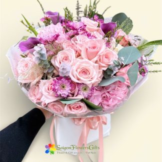 beautiful bouquet of fresh flowers to give to your girlfriend