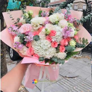 beautiful mixed white and pink bouquet