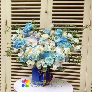 blue flower basket as a gift for your boyfriend in saigon