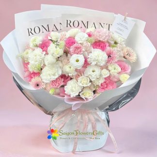 delicate white and pink bouquet