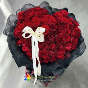 Red roses for a marriage proposal