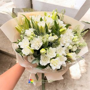 Romantic white lily bouquet