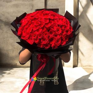 99 red roses bouquet in Saigon