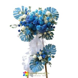 Blue congratulatory flowers for the grand opening