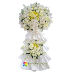 Wreath of sympathetic daisies